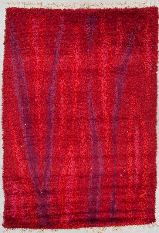 MATTA, rya, 1900-talets mitt, ca 232 X 162 cm.
