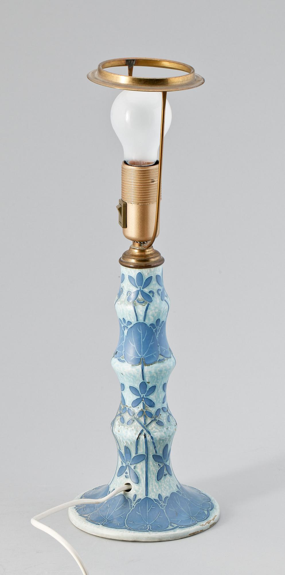 BORDSARMATUR, flintgods, jugend, E. Engeström, Gustafsberg, sign o dat 1917.