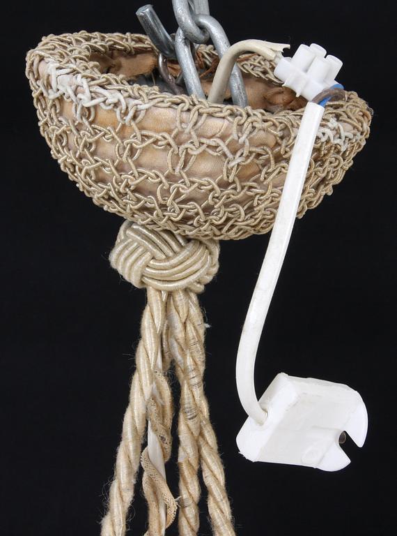 TAKAMPEL, glas, 1900-tal. H 80.