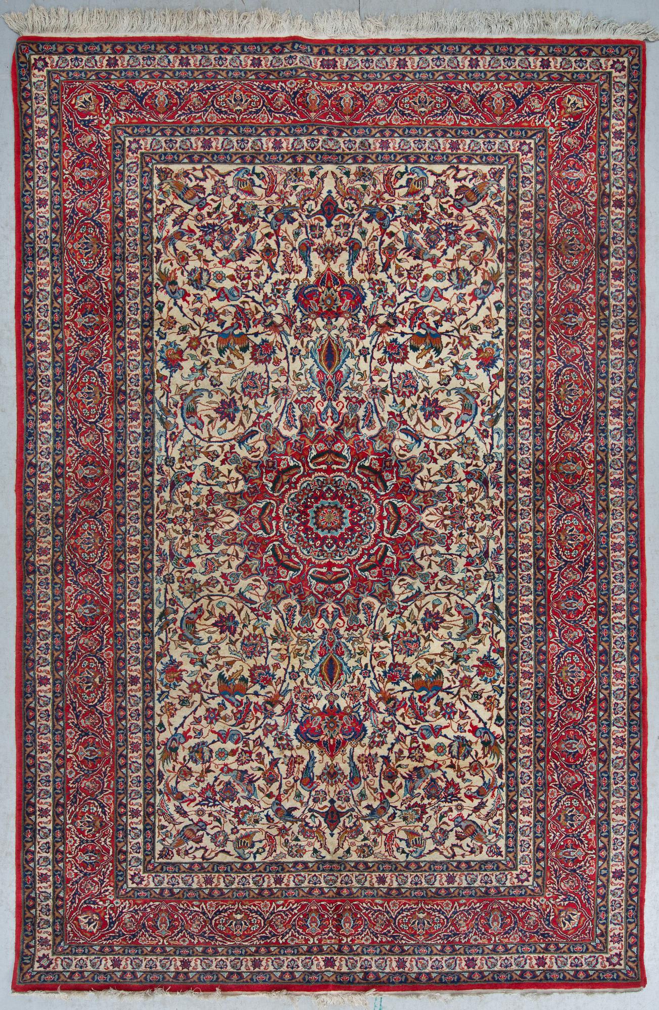 MATTA, semiantik, Isfahan, ca 302 X 197 cm.