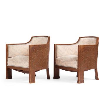 Otto Wretling, attributed to, a pair of Art Nouveau pine chairs, Sweden early 20th century.