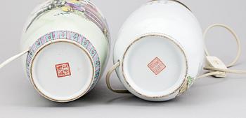 BORDSLAMPOR, 2 st, porslin, Kina, 1990-tal.