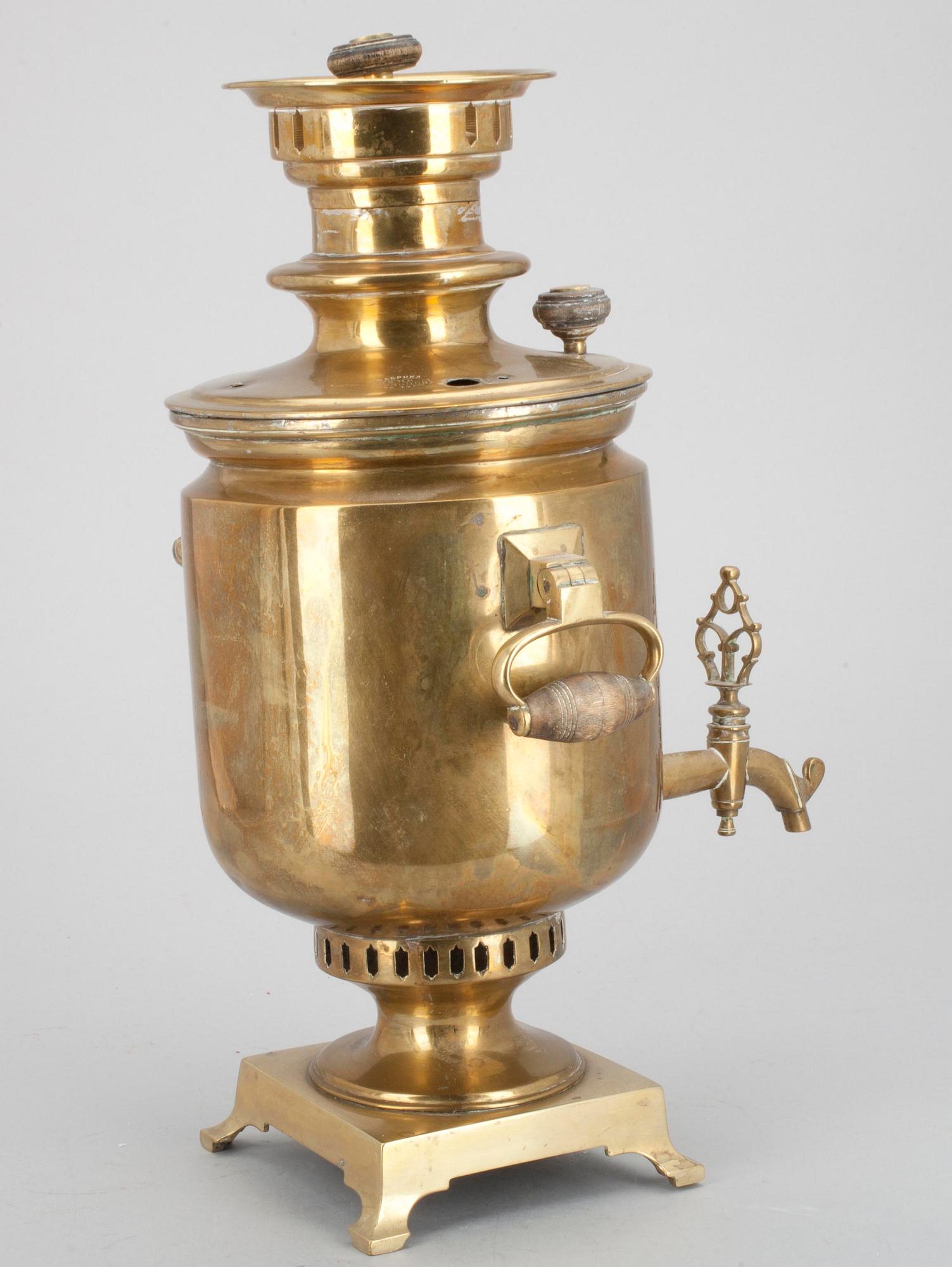 SAMOVAR, mässing, träskaft, Ryssland, Tula, 1800-tal.