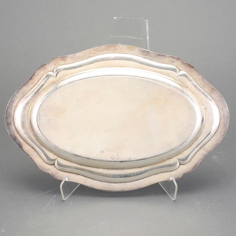 BRICKA, silver, rokokostil, 1900-tal. Ca 640 gram.