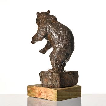 Arvid Knöppel, Standing bear.