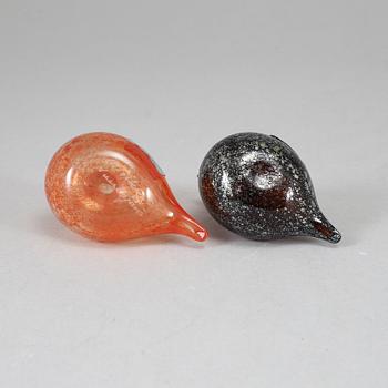 OIVA TOIKKA, glasfåglar, Red Golden-Crested Kinglet och Brown Golden-Crested Kinglet 1983, sign. O.Toikka, Nuutajärvi.