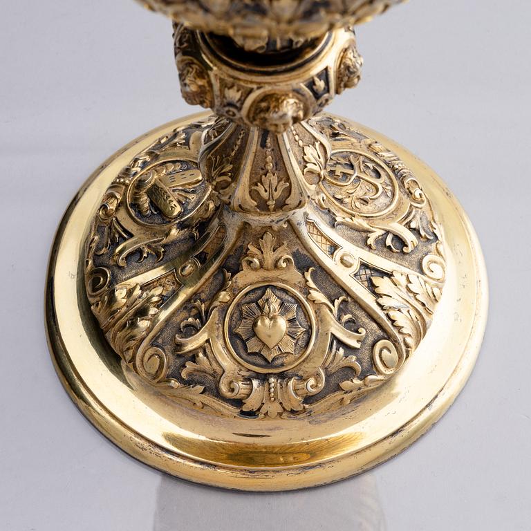 An Austrian late 19th century silver-gilt cup with cover, mark of Vincenz Czokally, Vienna.