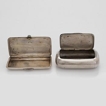 Two silver étuis, Saint Petersburg 1873 and Moscow 1908-1926.