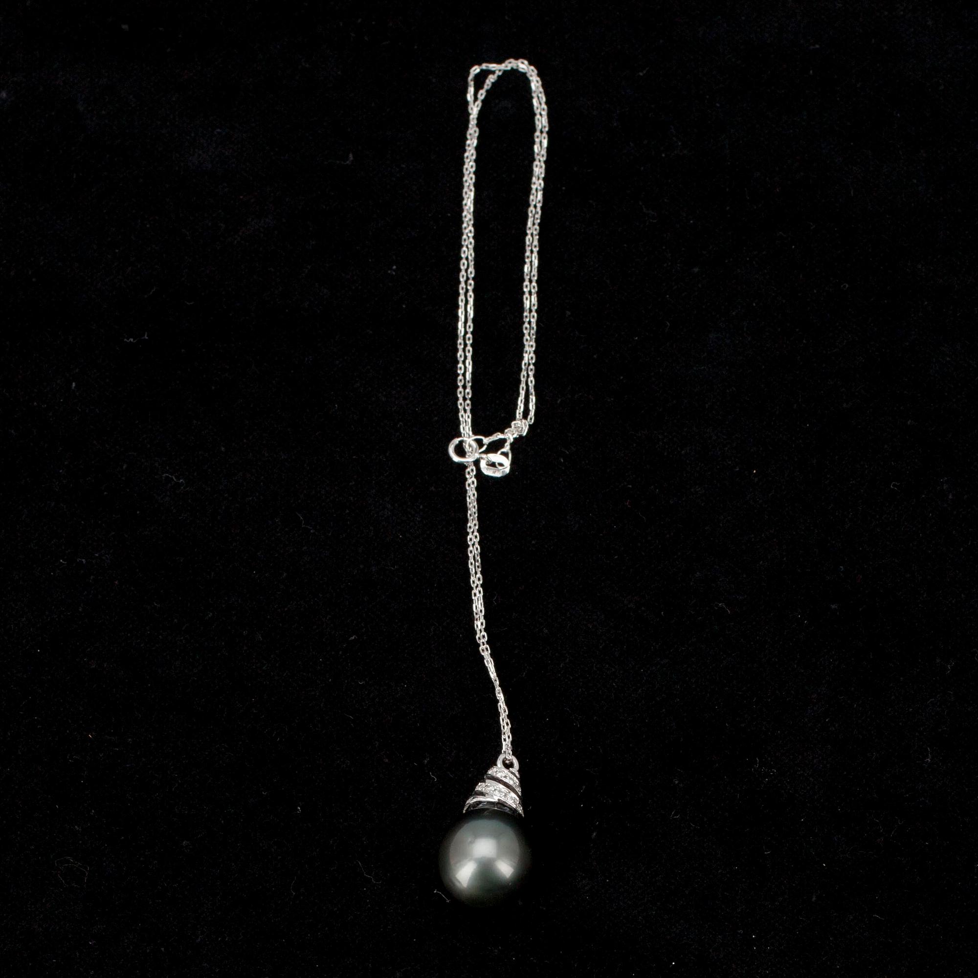 HÄNGSMYCKE, vitguld 18K, tahitipärla 13-14 mm. 2000-tal.