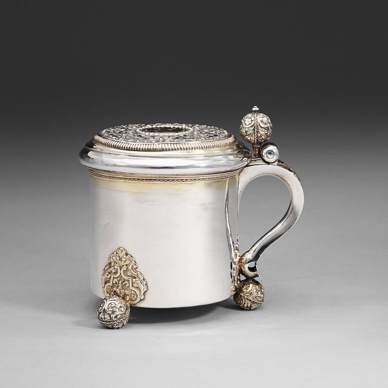 A Swedish 18th century parcel-gilt tankard, marks of Herman Hermansson, Göteborg 1725.