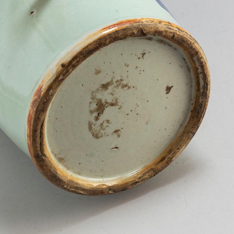 A large blue and white and celadon glazed vase, Qing dynasty, late 19th/early 20th century.