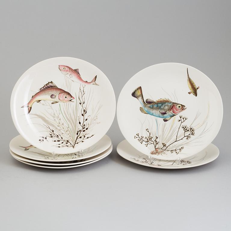 A 15 pieces porcelain servis by Johnson Bros, England, second half 20th century.