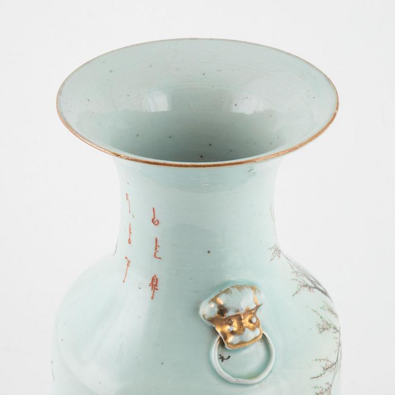 A famille rose Vase, 20th century.