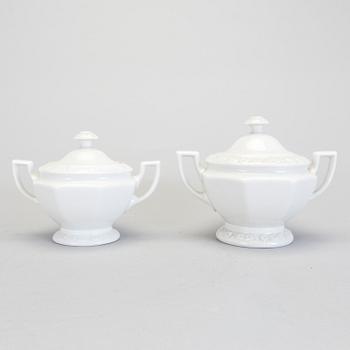 BULJONGKOPPAR med FAT, 13 st, samt SERVISDELAR, 12 st, "Maria Vit", Rosenthal.