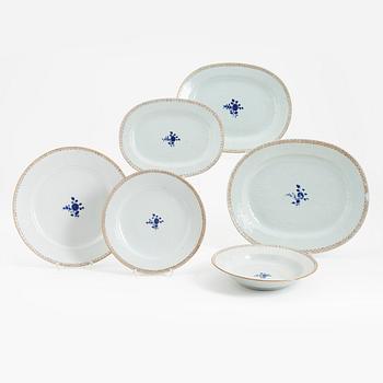 28 parts of a dining service, porcelain, China, Qing Dynasty, 18th century.