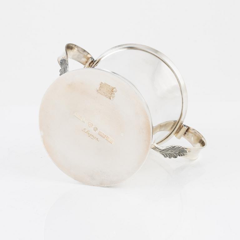 Jacob Ängman, bägare med hänklar, silver, GAB, Eskilstuna 1980.