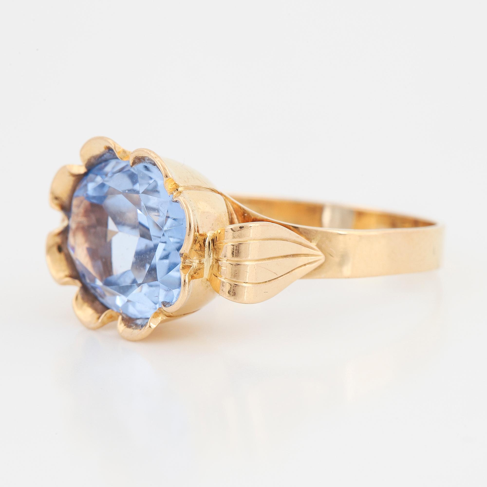 RING, Stigbert, Engelbert, 18K guld med syntetisk blå spinell.