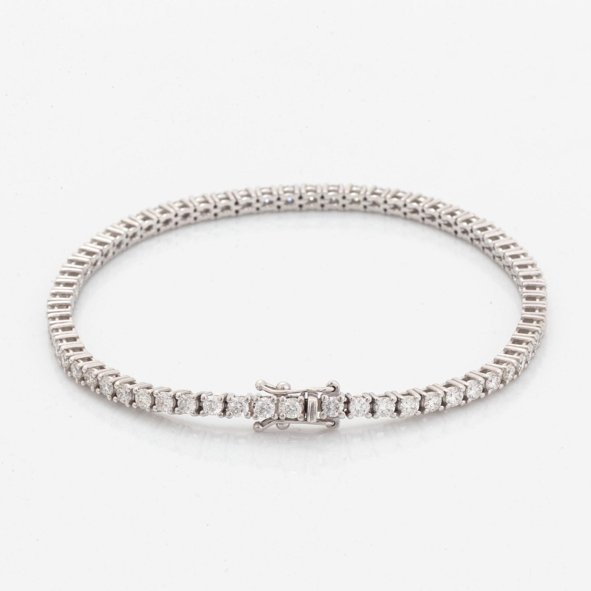 Tennisarmband med briljantslipade diamanter med certifikat HRD.