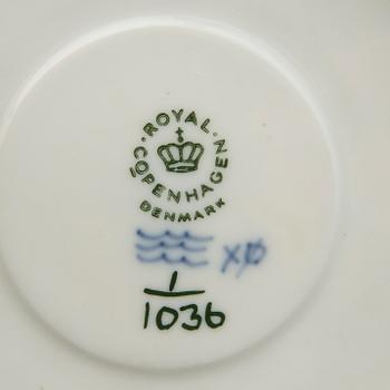 Service 8 dlr "Musselmalet" full blonde, Royal Copenhagen Denmark 1963-1965 porcelain.