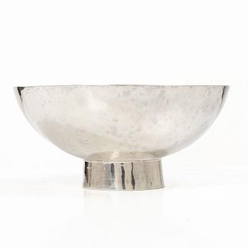 A Swedish 20th century silver bowl, signed Valdemar Sköld.