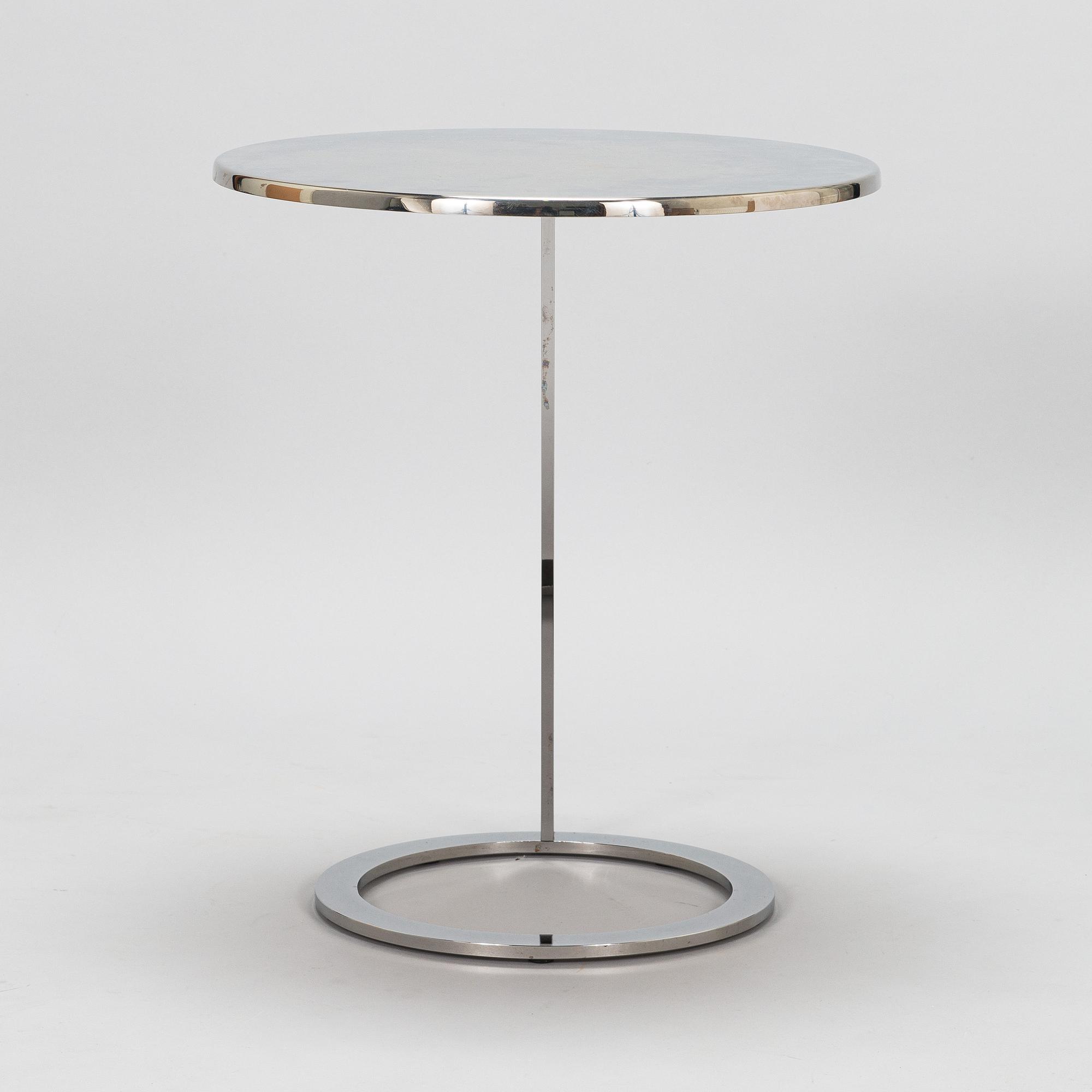 Alban-Sébastien Gilles, sidobord, "Good Morning", Ligne roset, Frankrike. Modellen formgiven 2002.