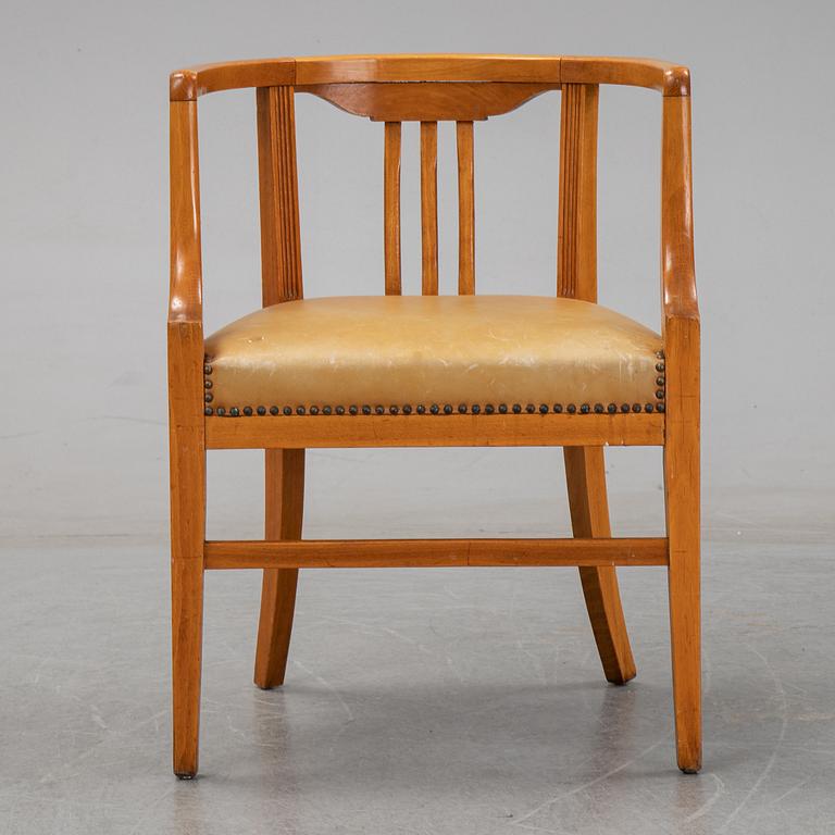 A beech chair, early 20th Century.