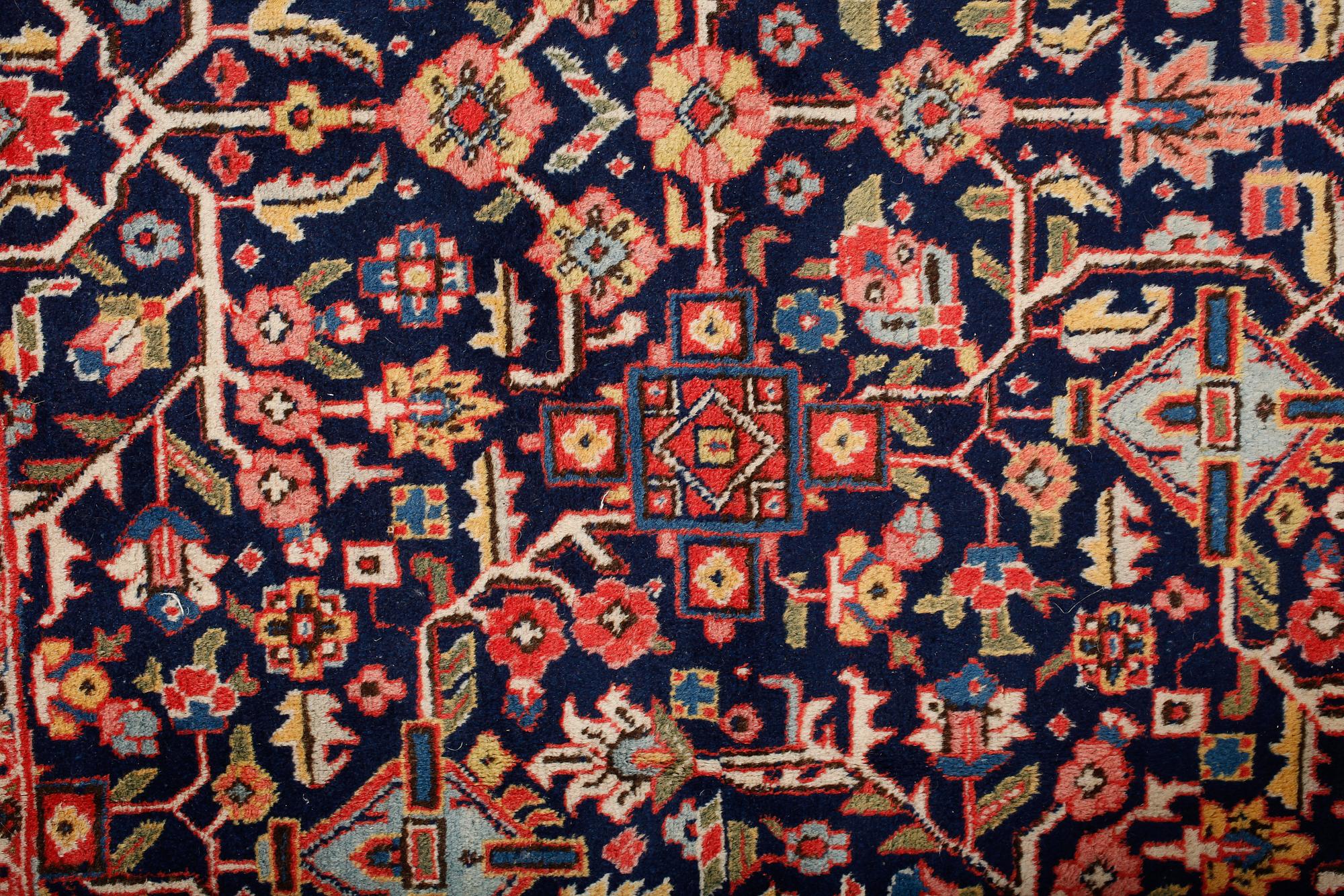 MATTA, Täbris, old/semiantik, ca 300 x 210 cm.