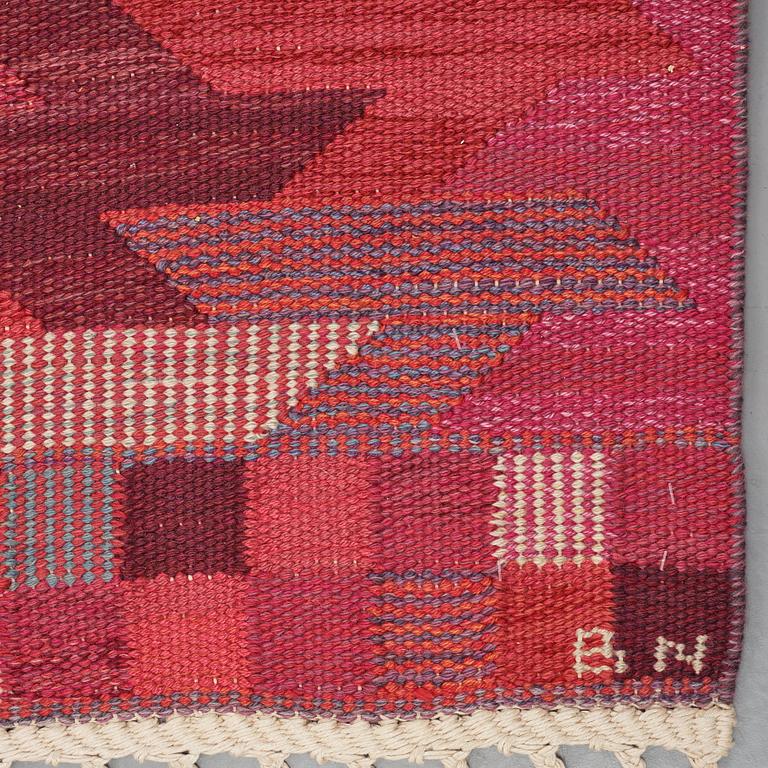 Barbro Nilsson, Matto, "Rödarp", flat weave, ca 298-299 x 185-188 cm, signed AB MMF BN.