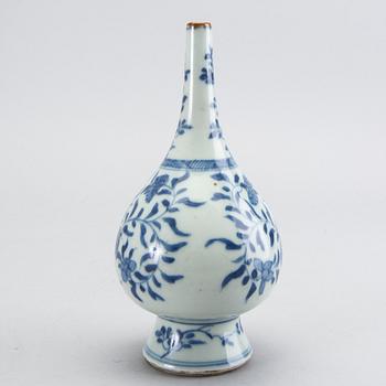 Water dropper, porcelain, Kanqxi, (1662-1722).