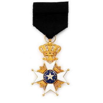 Order of the North Star, Knight's cross, 18 ct gold and enamel, in case. Mark of CF Carlman, Stockholm 1964.