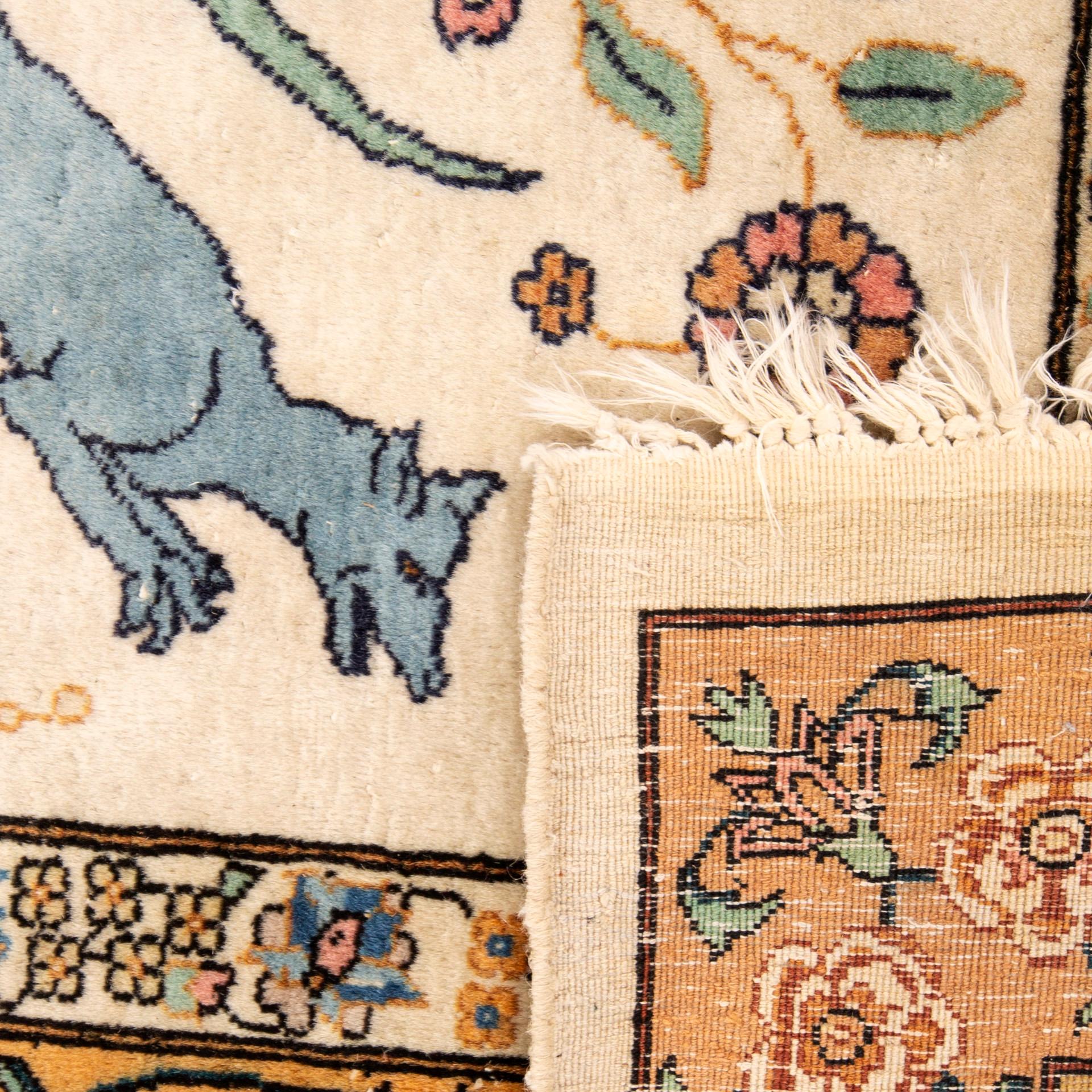 Carpet, Kashmir, 275 x 184 cm.