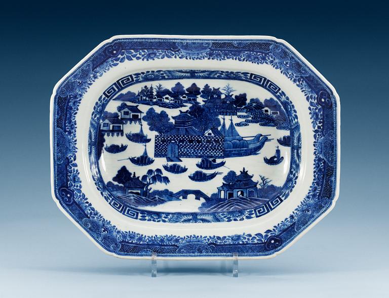 A blue and white tureen stand with the 'Dutch Folly', Qing dynasty, Qianlong (1736-95).