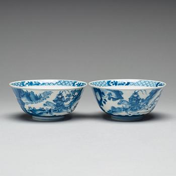 SKÅLAR, ett par, porslin. Qingdynastin, Kangxi (1662-1722).