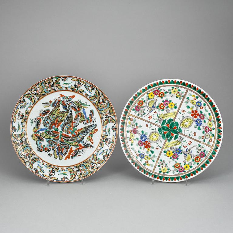 TALLRIKAR, 2 st, porslin bl.a. Japan, 1800/1900-tal.