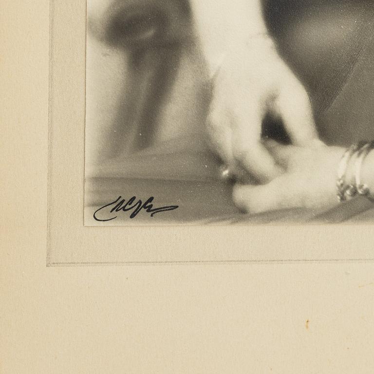 W.A. Bolin, ram i silver med foto föreställande drottning Louise, Stockholm 1951.