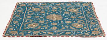 An 17th century silk 'Bocha' from the Ottoman empire, ca 99 x 94 cm.