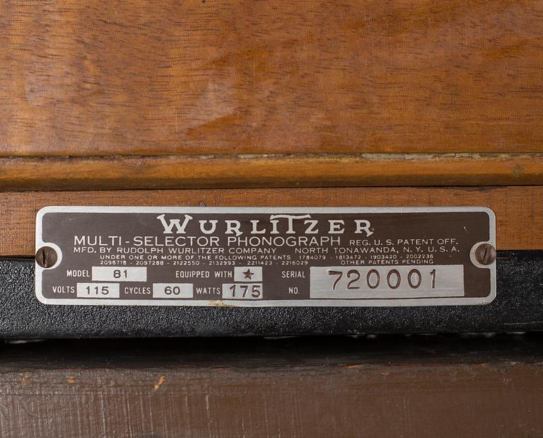 JUKEBOX, Wurlitzer Model 81, on original wooden stand "Mae West".