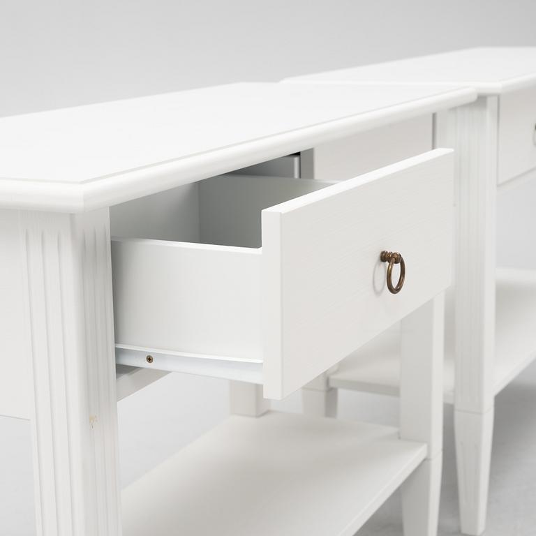 Sidobord, ett par, "Stockholm", Englesson.