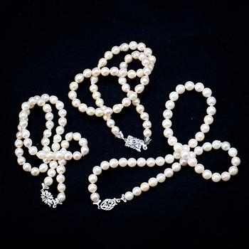 PÄRLCOLLIER, 3 st, odlade pärlor med silverlås.