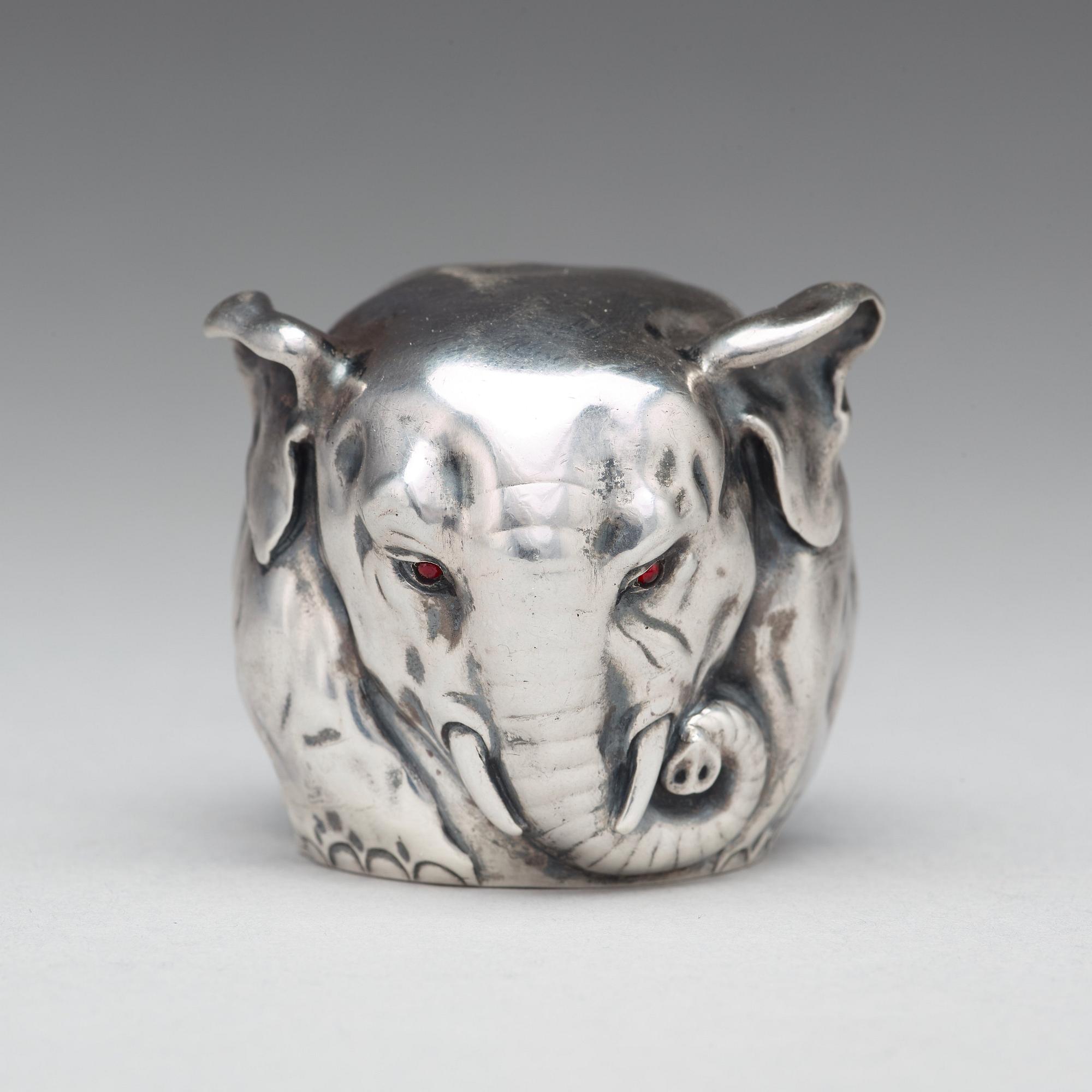 FABERGÉ, verkmästare Michael Perchin, Vodkakopp silver, S:t Petersburg 1908-17.