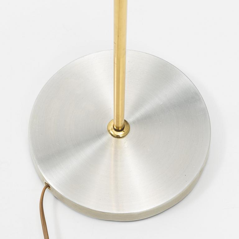 A mid 20th century floor lamp.