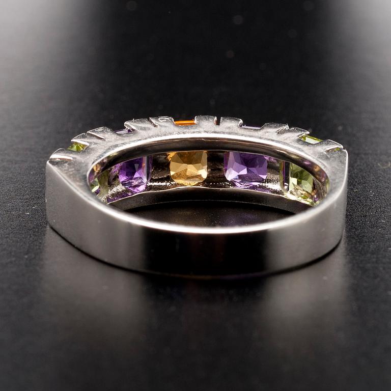 RING, vitguld 14K, fasettslipade ametister, citrin, turmaliner. tot. 3,14 ct. Vikt 5,8 g.