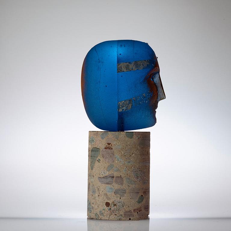 A unique Bertil Vallien sand cast glass sculpture, "Head", Kosta Boda 1999.