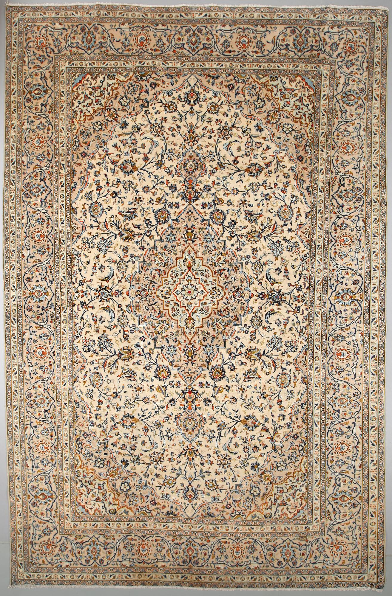 MATTA, Keshan, ca 432 x 288 cm.