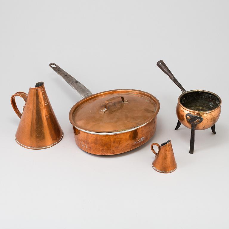 FOUR 19TH CENTURY COPPER KITCHEN ITEMS.