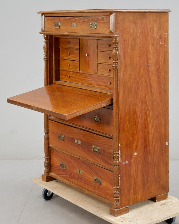 CHIFFONJÉ, nyrenässans, 1800-talets andra hälft.