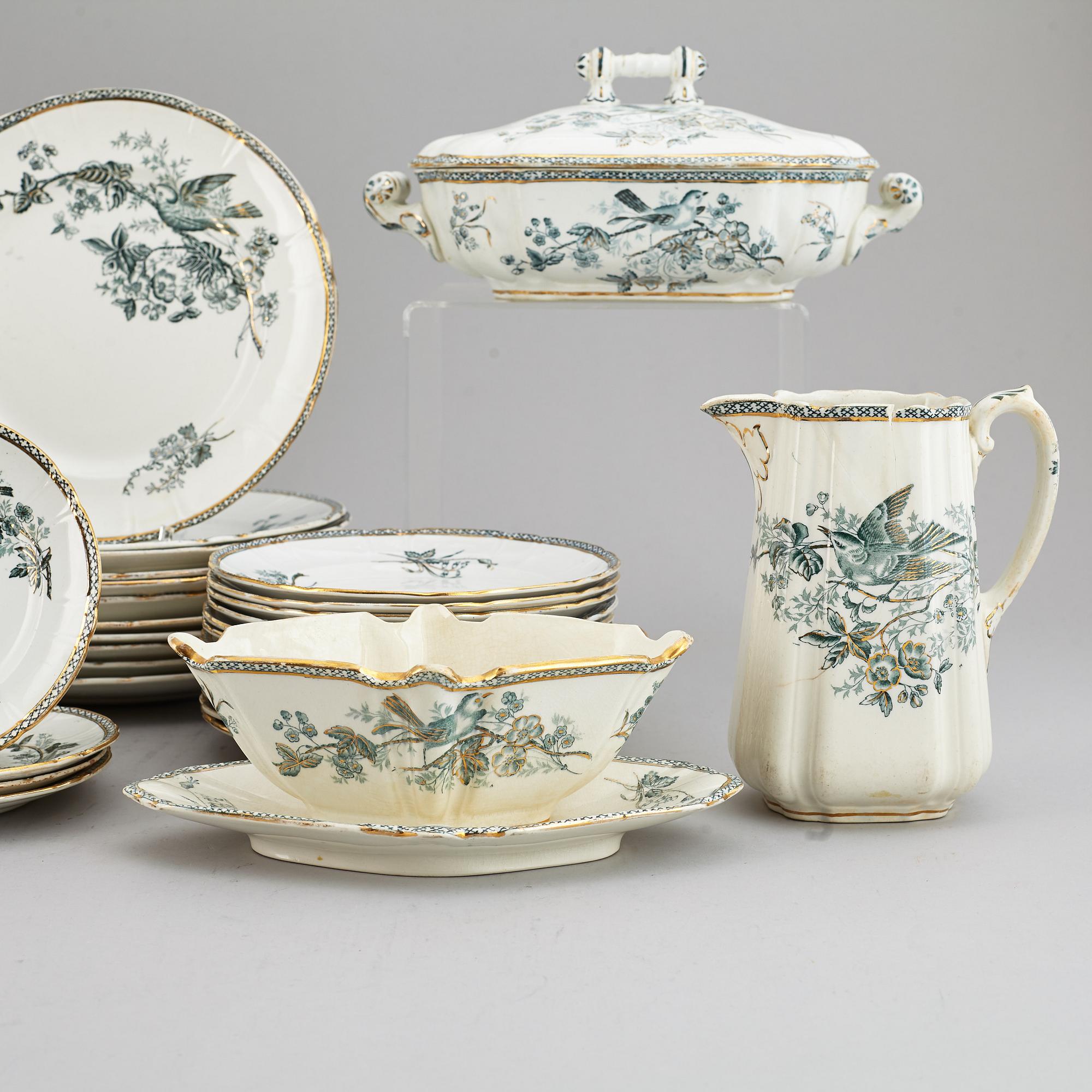 A Gustafsberg 'Weixö' part dinner service.