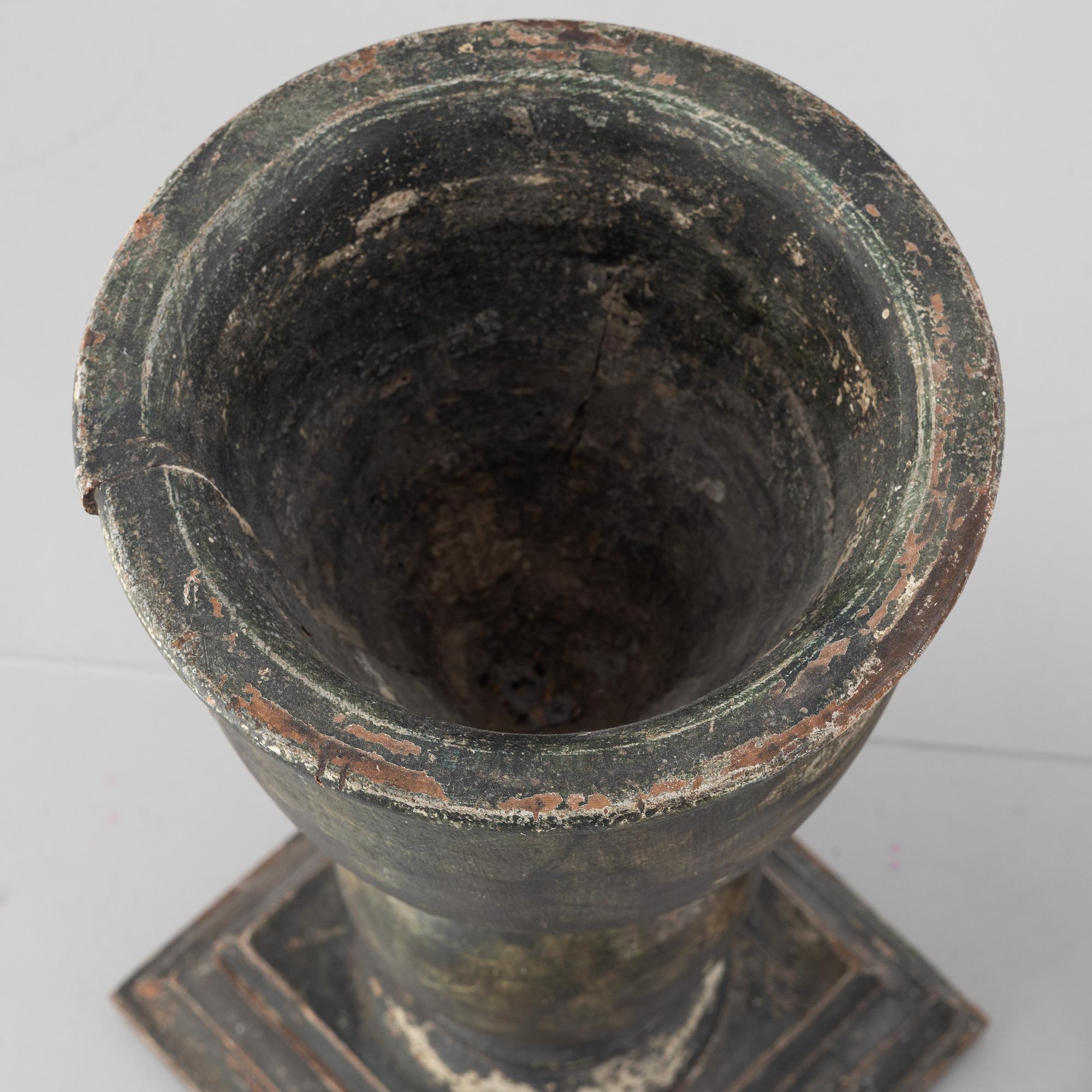 Urnor, ett par, omkring år 1700. Barock.