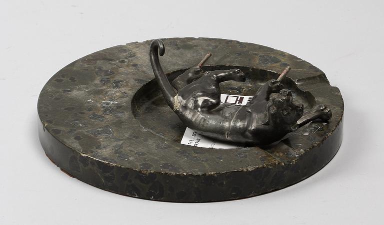 SKRIVBORDSUPPSATS samt ASKFAT, 1900-tal.