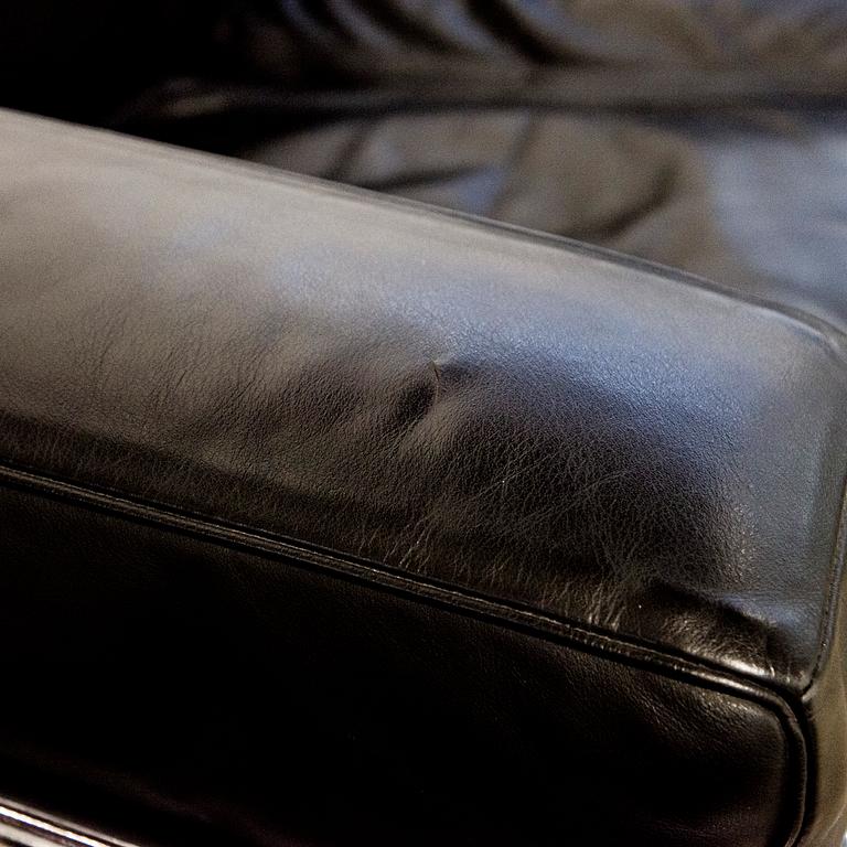 Pierre Jeanneret, Charlotte Perriand & Le Corbusier, soffa, "LC 2", Cassina, Italien.